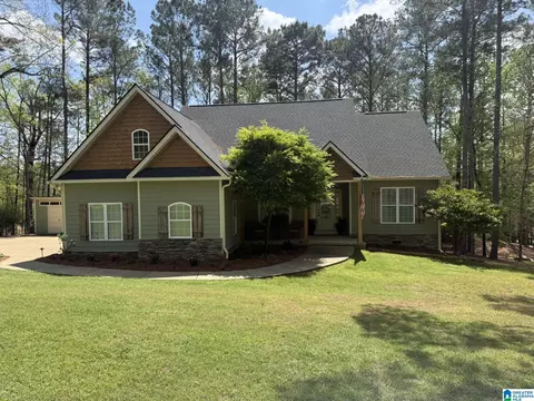 156 Moonbrook Dr, Dadeville, AL 36853