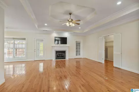 Living - 215 Buck Cir, Clanton, AL 35045 photo 5 of 5