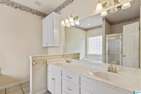 Bath - 215 Buck Cir, Clanton, AL 35045 photo 1 of 4