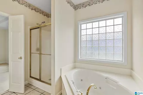 Bath - 215 Buck Cir, Clanton, AL 35045 photo 2 of 4