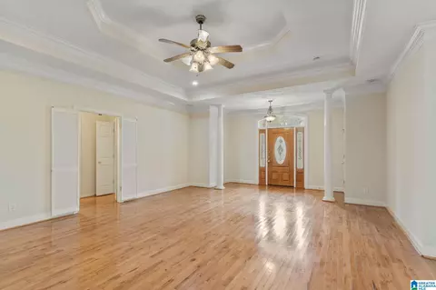 Living - 215 Buck Cir, Clanton, AL 35045 photo 2 of 5