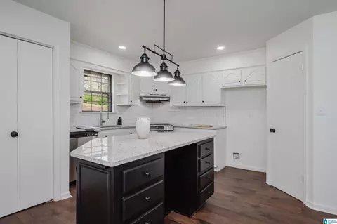 814 Honeysuckle Dr, Fultondale, AL 35068