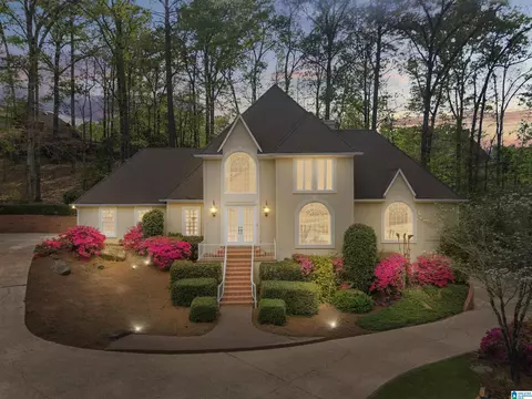 2001 Country Ridge Cir, Vestavia, AL 35243