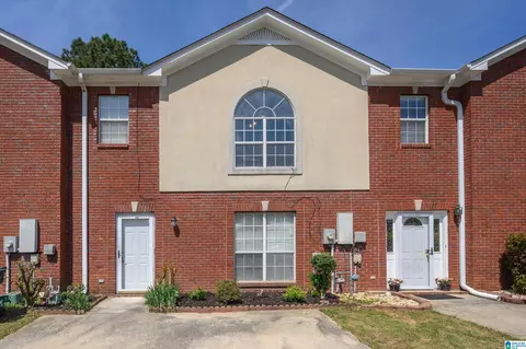121 Sommersby Cir, Pelham, AL 35124
