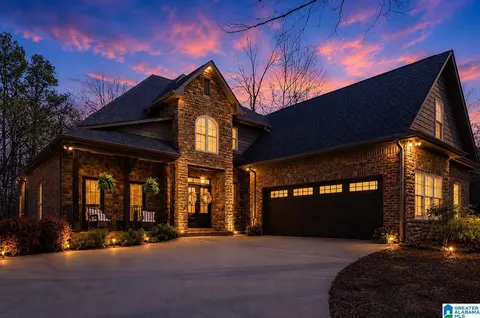 211 River Oaks Dr, Helena, AL 35080
