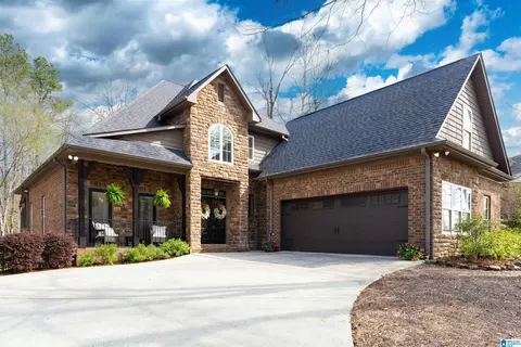 211 River Oaks Dr, Helena, AL 35080