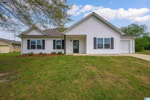 225 4th Ct, Pleasant Grove, AL 35127