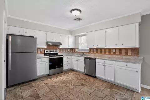 Kitchen - 4130 Brooktree Rd, Montgomery, AL 36116 photo 1 of 1