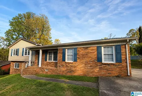 815 Creek Trl, Anniston, AL 36206