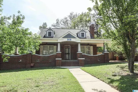 916 Woodland Ct, Anniston, AL 36207