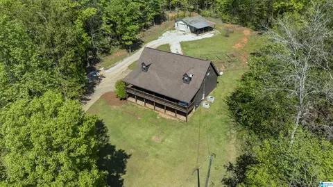 610 Southridge Ln, Talladega, AL 35160
