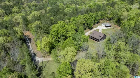 610 Southridge Ln, Talladega, AL 35160