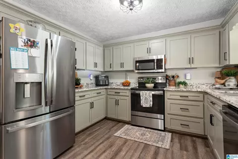 Kitchen - 102 Deer Path, Anniston, AL 36207 photo 2 of 3