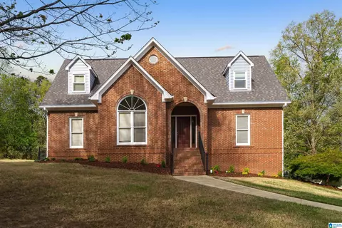 7520 Surrey Ln, Trussville, AL 35173