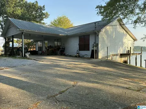 39 Sandhill Dr, Ohatchee, AL 36271