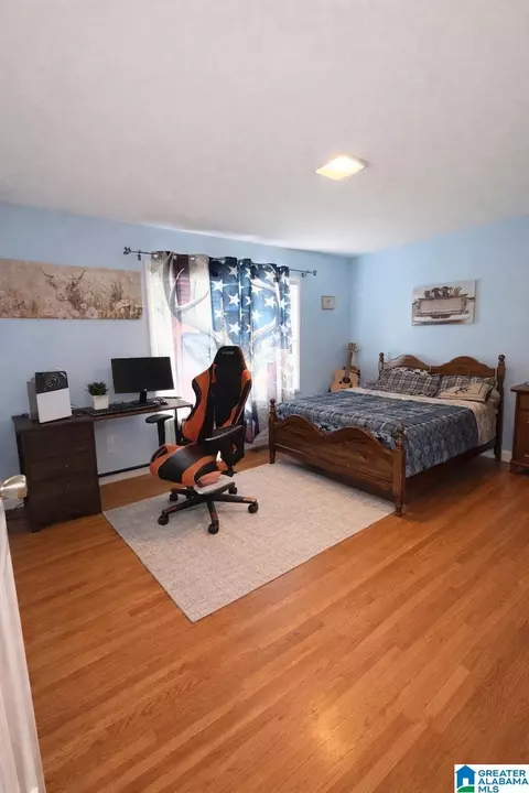 Bedroom - 1304 Lay Dam Rd, Clanton, AL 35045 photo 2 of 3