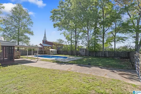 Exterior - 2013 2nd Ave N, Clanton, AL 35045 photo 7 of 10
