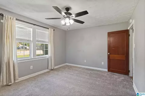 Bedroom - 2013 2nd Ave N, Clanton, AL 35045 photo 5 of 9