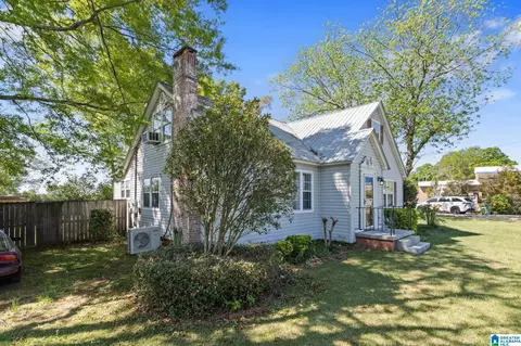 Exterior - 2013 2nd Ave N, Clanton, AL 35045 photo 3 of 10