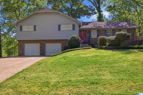 302 Fran Dr, Alabaster, AL 35007