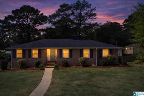 1108 Delwood Pl, Hoover, AL 35226