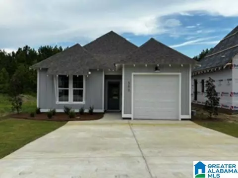 153 Shiloh Creek Dr, Calera, AL 35040