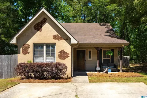 9538 Brook Forest Cir, Helena, AL 35080