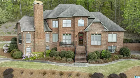 1572 Woodridge Pl, Vestavia Hills, AL 35216