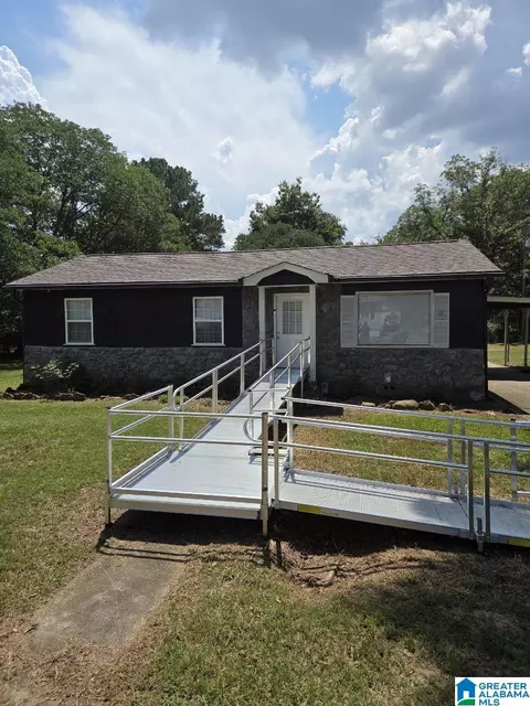 136 Crystal Ave, Hueytown, AL 35023