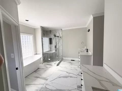 Bath - 2000 Eagle Crest Ct, Birmingham, AL 35242 photo 2 of 8