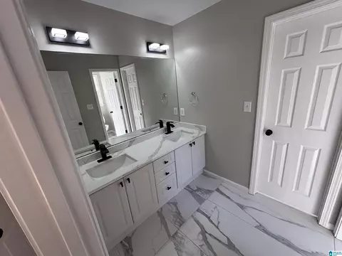 Bath - 2000 Eagle Crest Ct, Birmingham, AL 35242 photo 6 of 8