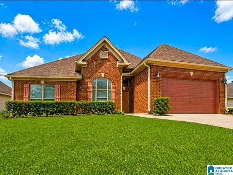 2042 Forest Lakes Ln, Sterrett, AL 35147