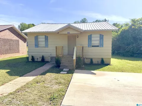 203 Noble Rd, Sylacauga, AL 35150