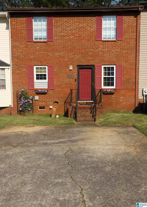 5821 Woodgate Cir, Anniston, AL 36206