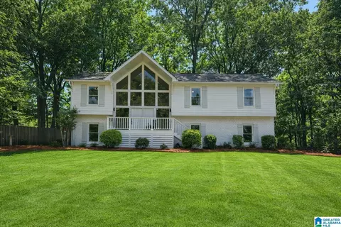 221 Russet Woods Dr, Hoover, AL 35244