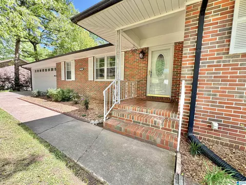 921 Boswell Dr, Oxford, AL 36203