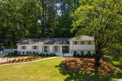 1375 Badham Dr, Vestavia Hills, AL 35216