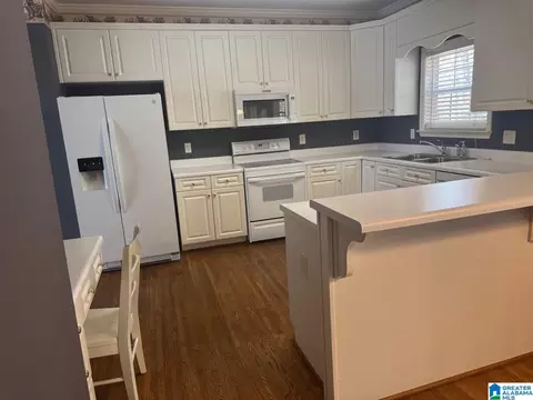 Kitchen - 216 Silverleaf Dr, Pelham, AL 35124 photo 1 of 2