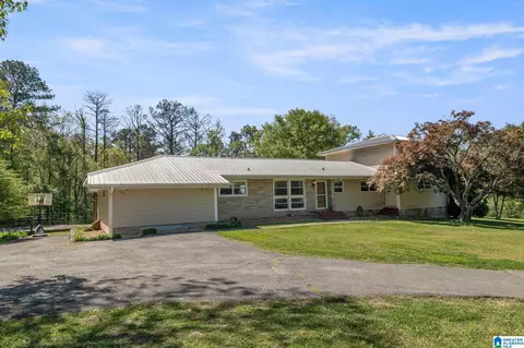 207 Crescent Cir, Jasper, AL 35503