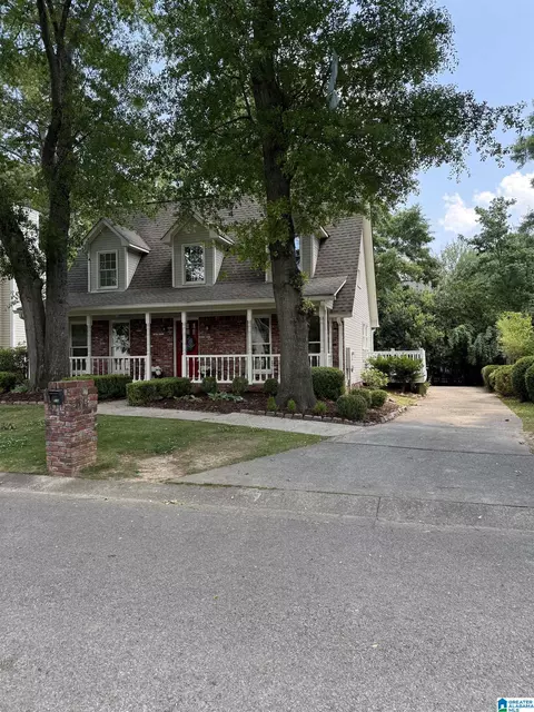516 Oxford Cir, Homewood, AL 35209