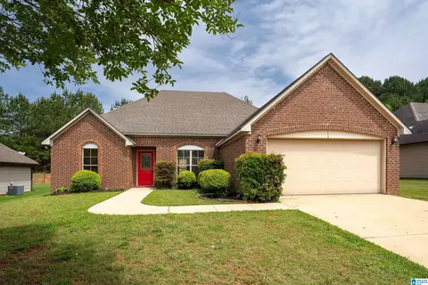 5212 Meadow Lake Cir, Bessemer, AL 35020