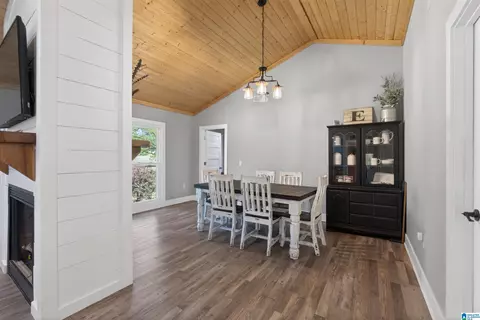 Dining - 1035 Temple Rd, Clanton, AL 35045 photo 1 of 2
