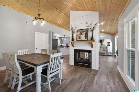 Dining - 1035 Temple Rd, Clanton, AL 35045 photo 2 of 2
