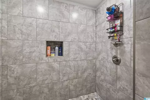 Bath - 1035 Temple Rd, Clanton, AL 35045 photo 4 of 5