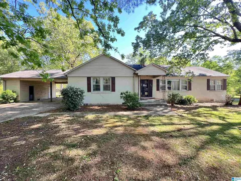 702 Tidmore Bend Rd, Gadsden, AL 35901