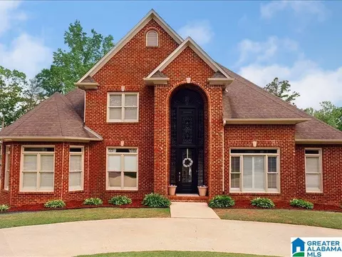 302 Palace Dr, Trussville, AL 35173