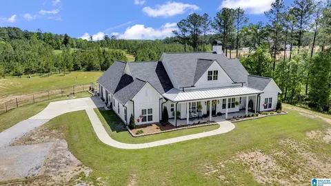 1376 Joinertown Rd, Columbiana, AL 35051