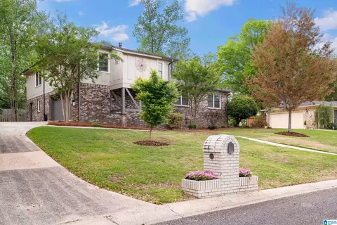 324 Albemarle Dr, Hoover, AL 35226