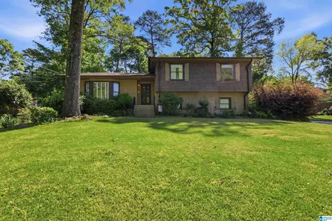 3223 Cornwall Dr, Hoover, AL 35226