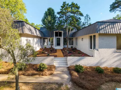 931 Lakeview Estates Dr, Hueytown, AL 35023